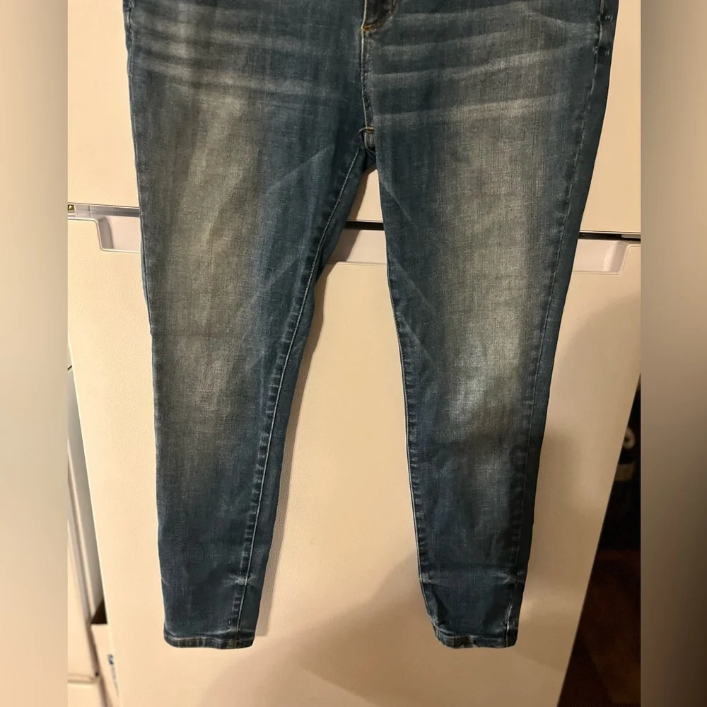 Judy Blue Women’s Plus Skinny Fit Mid Rise Med Wash Jeans Style JB8859 - 15/32‎